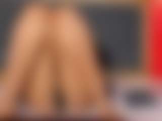 YayaHilton's Live Sex Cam Show