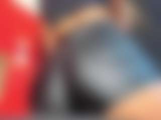 YayaHilton's Live Sex Cam Show