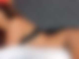 YayaHilton's Live Sex Cam Show