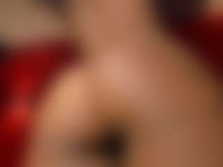 YayaHilton's Live Sex Cam Show