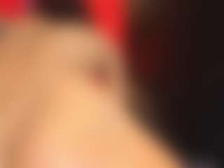 YayaHilton's Live Sex Cam Show