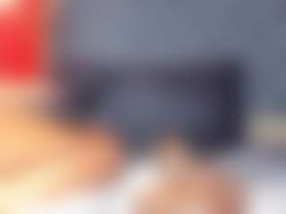 Live cam show with YayaHilton - Strip on sexylivex.com
