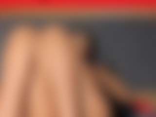 Live cam show with YayaHilton - Athletic Small Tits on Big Tits
