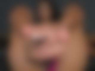 YayaHilton's Live Sex Cam Show