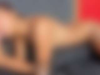 Live cam show with YayaHilton - Athletic on Instabang