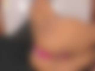 YayaHilton's Live Sex Cam Show