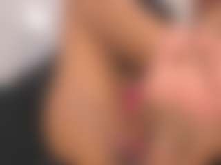 YayaHilton's Live Sex Cam Show