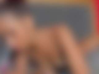 YayaHilton's Live Sex Cam Show