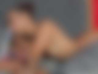 YayaHilton's Live Sex Cam Show