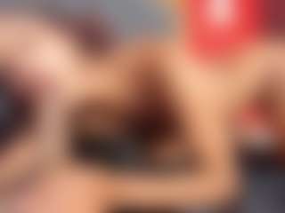 Live cam show with YayaHilton - Fuck Machine on Milfs Live