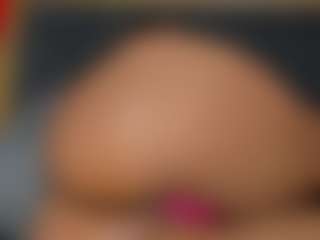 YayaHilton's Live Sex Cam Show