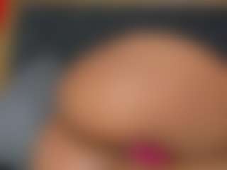 YayaHilton's Live Sex Cam Show