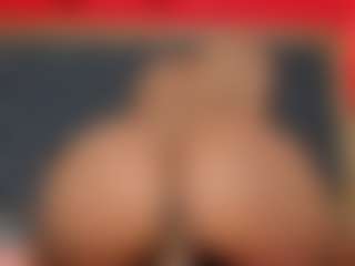 Live cam show with YayaHilton - Fuck Machine on TeamSkeetLive