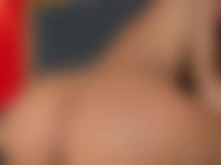 YayaHilton's Live Sex Cam Show