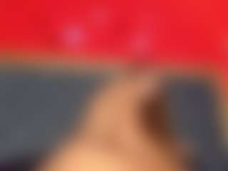 YayaHilton's Live Sex Cam Show