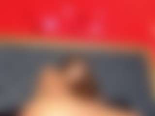 YayaHilton's Live Sex Cam Show