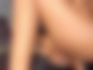 Live cam show with YayaHilton - Athletic Brown Eyes on Camsoda