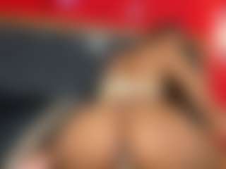 YayaHilton's Live Sex Cam Show