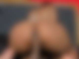 YayaHilton's Live Sex Cam Show
