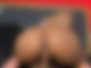 YayaHilton's Live Sex Cam Show