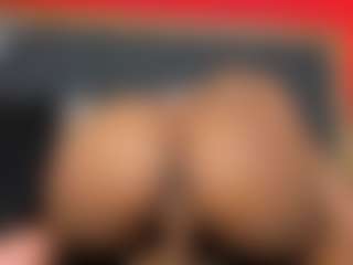 YayaHilton's Live Sex Cam Show