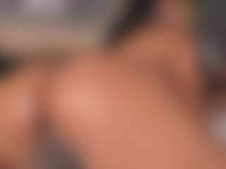 Live cam show with zaha-evans - Ride Torso on Camiplay Live