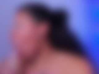 Live-Cam-Show mit ashley-17 - Striptease auf Camsoda