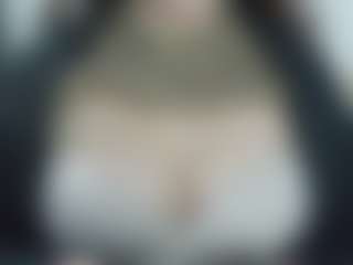 Curly-greeneyed's Live Sex Cam Show