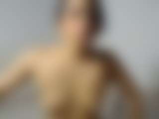 miachanel421's Live Sex Cam Show