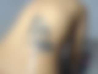 miachanel421's Live Sex Cam Show