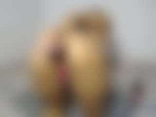 miachanel421's Live Sex Cam Show