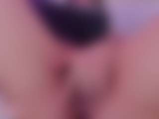 Live cam show with Miia-blaze - Shaved Pussy Teen (18+) on Free Soda