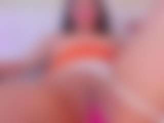 Live cam show with Miia-blaze - College Teen (18+) on Camsoda