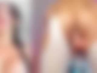 Live cam show with Sara-evans03 - Gagging on Camsoda