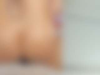 Live cam show with Sara-evans03 - Gagging on Camsoda