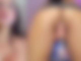 Live cam show with Sara-evans03 - Spank on live18s.com