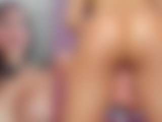 Live cam show with Sara-evans03 - Natural on chickslive.net