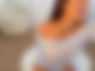 Live cam show with Scarlett Moonmuse - Athletic on CamwithHer