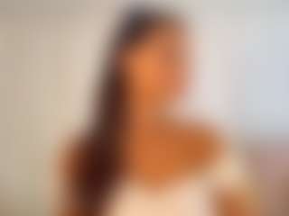 Live cam show with Scarlett Moonmuse - Oil on chickslive.net