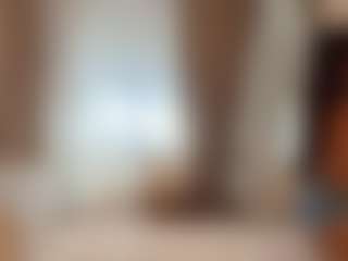 Live cam show with Scarlett Moonmuse - Spank Brown Hair on Camsoda