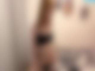 Live cam show with SharronHelzer - Ass Clapping on Camsoda