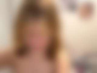 Live cam show with SharronHelzer - Teen (18+) on studioflirtlive.com