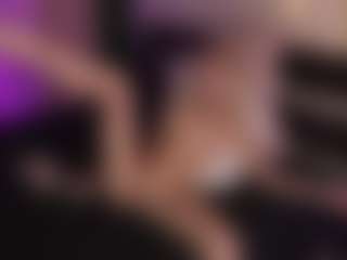 Live cam show with Webpetite - Gagging on Lustler