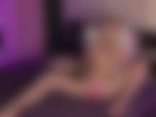 Live cam show with Webpetite - Gagging on Camsoda