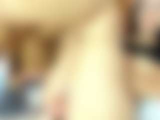 Live-Cam-Show mit Alexa-Lynx - Public auf Camsoda