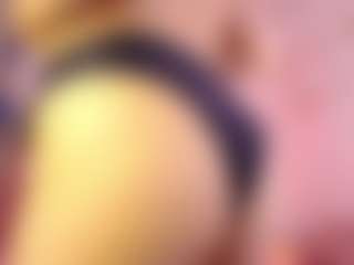 Live cam show with Dana - MILF Teen (18+) on liverealitysex.com