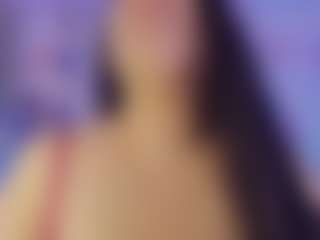 Live cam show with Dana - Shaved on wildcum.com