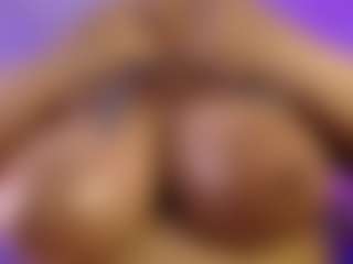 Dana MILF webcam performer live streaming