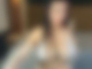 VictoriaHenao's Live Sex Cam Show