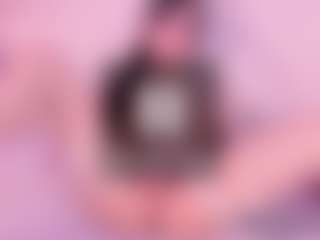 Live cam show with Violetbellarose - Tease on Camsoda